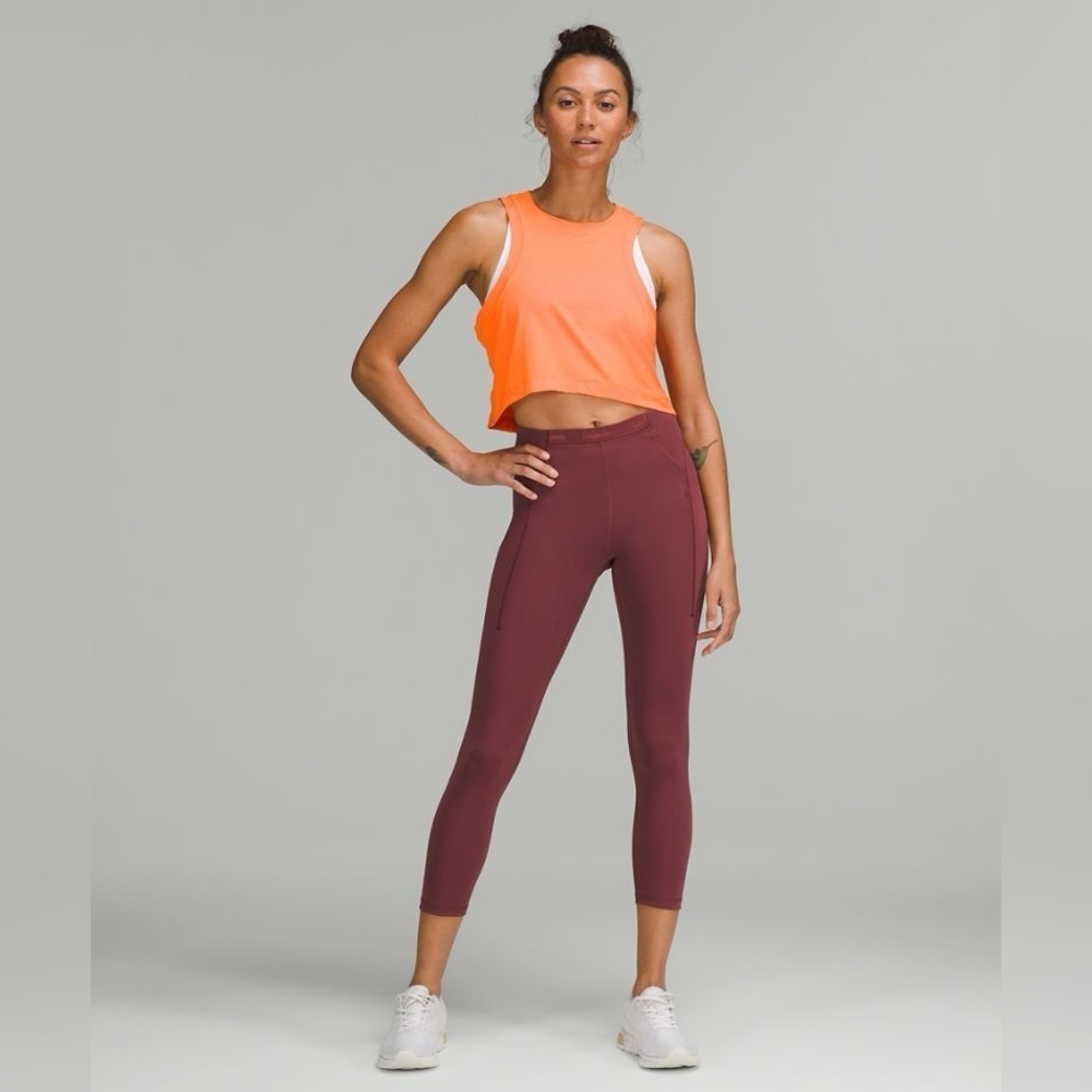 Lululemon open-back cropped tank - Picture 3 of 8